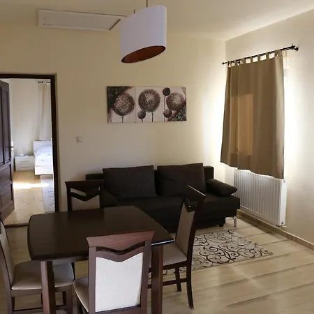 Rabagyarmati Apartman II Buitenkant foto
